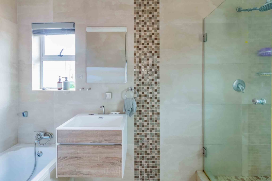 3 Bedroom Property for Sale in Royal Ascot Western Cape